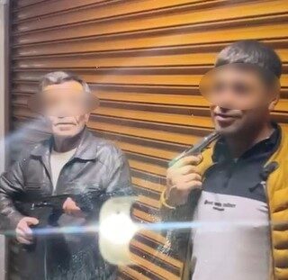 Adana'da arkadaşlarıyla şakalaşırken tabancasını boynuna dayayan şahıs, silahın kazara ateş