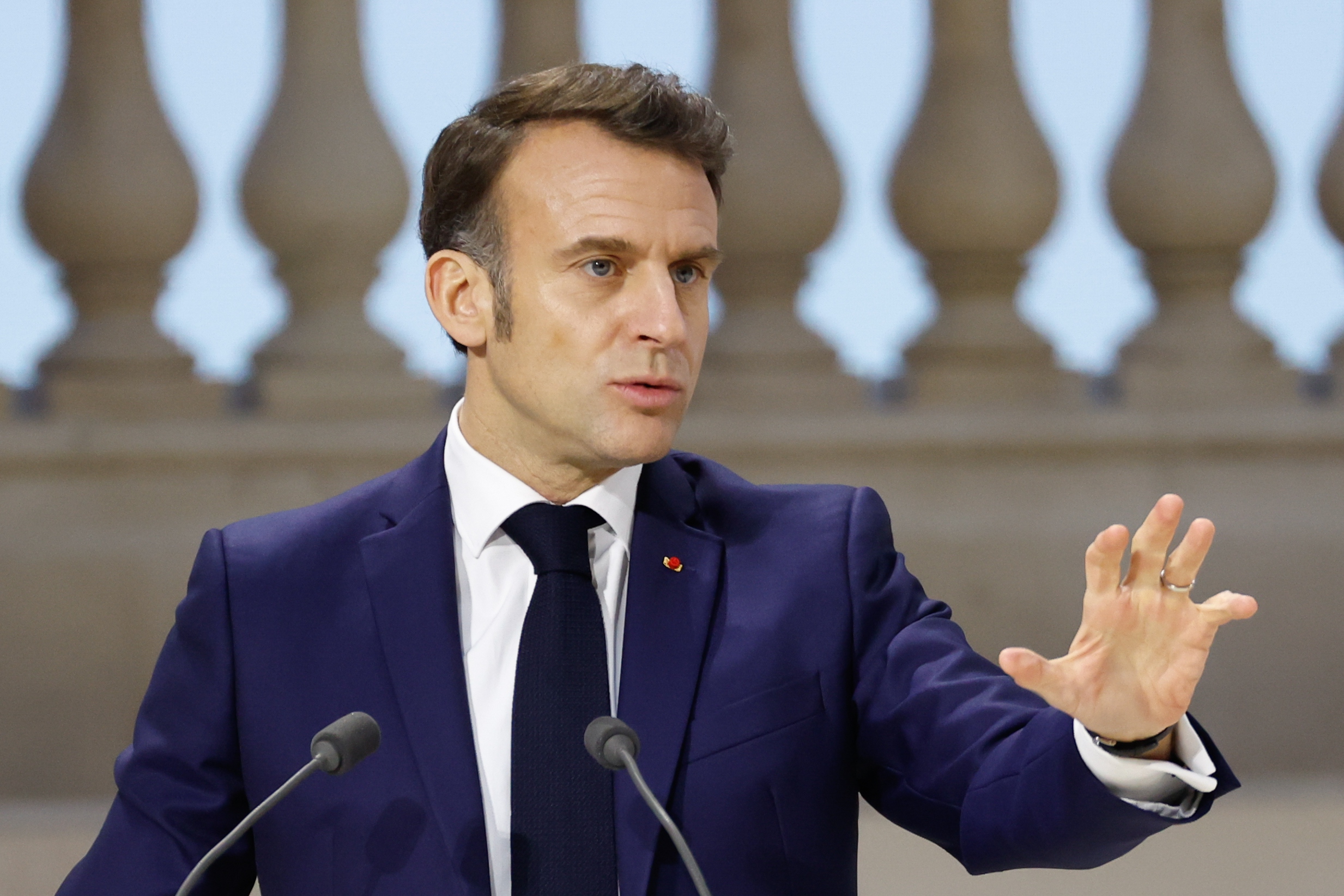 Fransa Cumhurbaşkanı Emmanuel Macron, sosyal medya üzerinden yaptığı canlı yayında