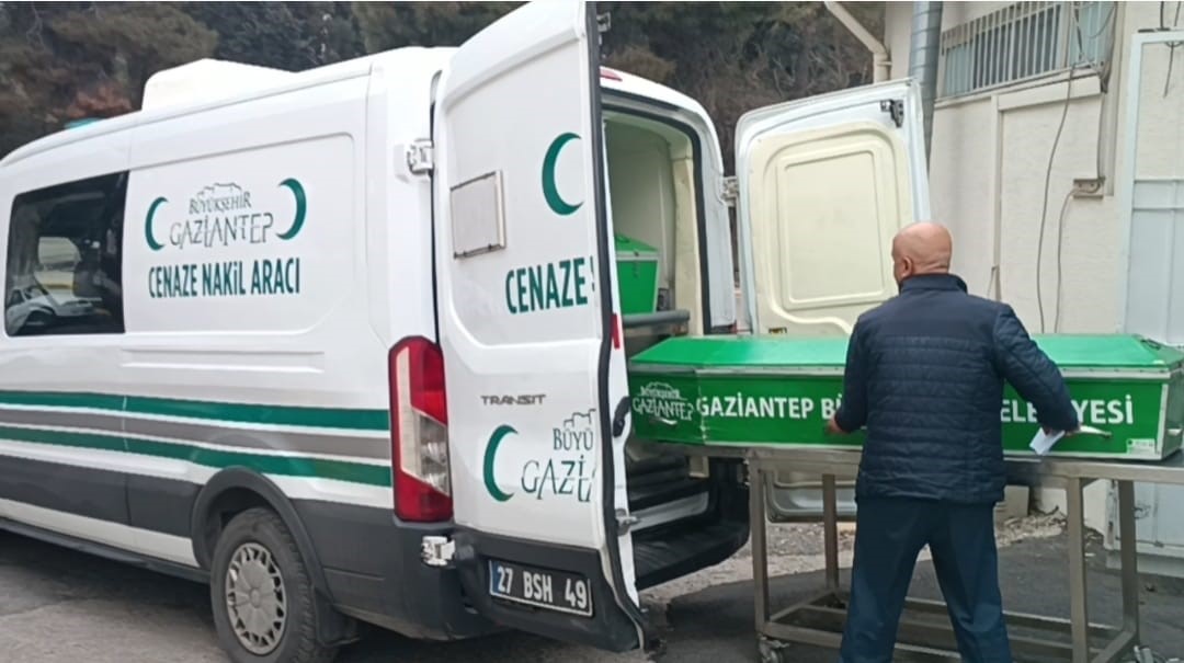 Gaziantep'te yabancı uyruklu 23 yaşındaki Ruha Dabul, kocası tarafından silahla