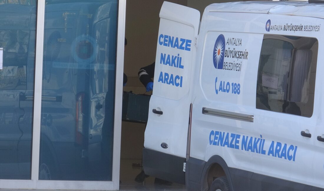 Antalya'nın Kepez ilçesinde aralarında husumet bulunan iki kişi arasında çıkan