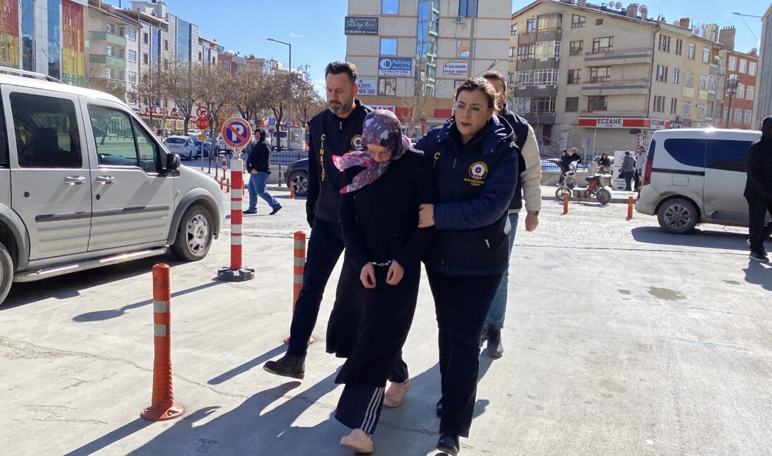 Kadın kocasını bıçaklayarak öldürdü Olay, gece saatlerinde merkez Selçuklu ilçesi Sakarya Mahallesi Safa Sokak