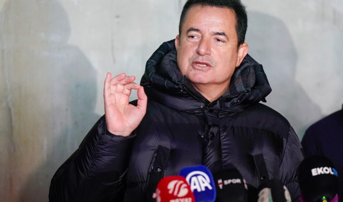Fenerbahçe Asbaşkanı Acun Ilıcalı, Galatasaray derbisinin hakemi Sloven Slavko Vincic'in