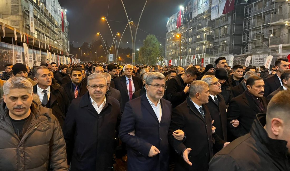 AK Parti Afyonkarahisar Milletvekilleri Ali Özkaya ve İbrahim Yurdunuseven, depremin