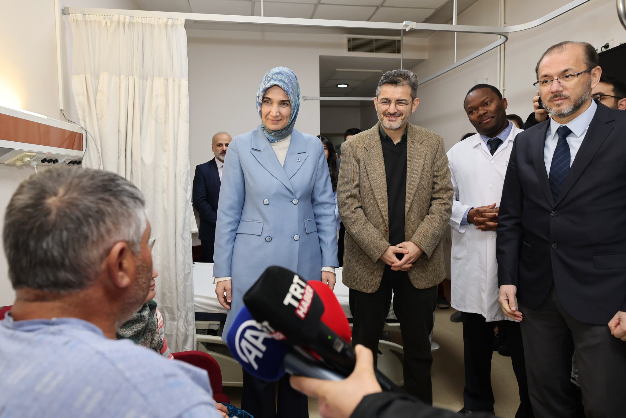 Afyonkarahisar Valisi Doç. Dr. Kübra Güran Yiğitbaşı ve eşi Dr.