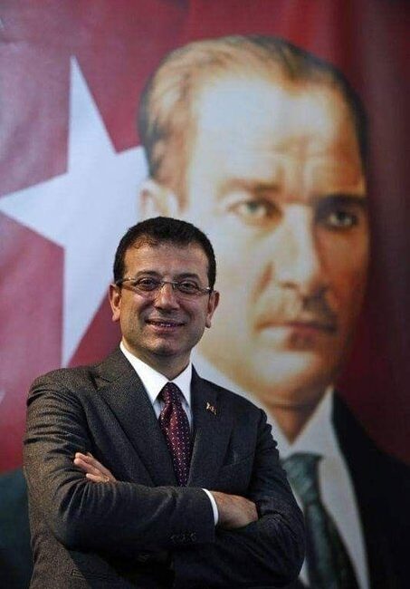 Ekrem İmamoğlu Cumhurbaşkanı adaylığı için ilk hamleyi yaptı! İBB Başkanı Ekrem İmamoğlu bugün Cumhuriyet Halk Partisi’ne Cumhurbaşkanı adaylığı