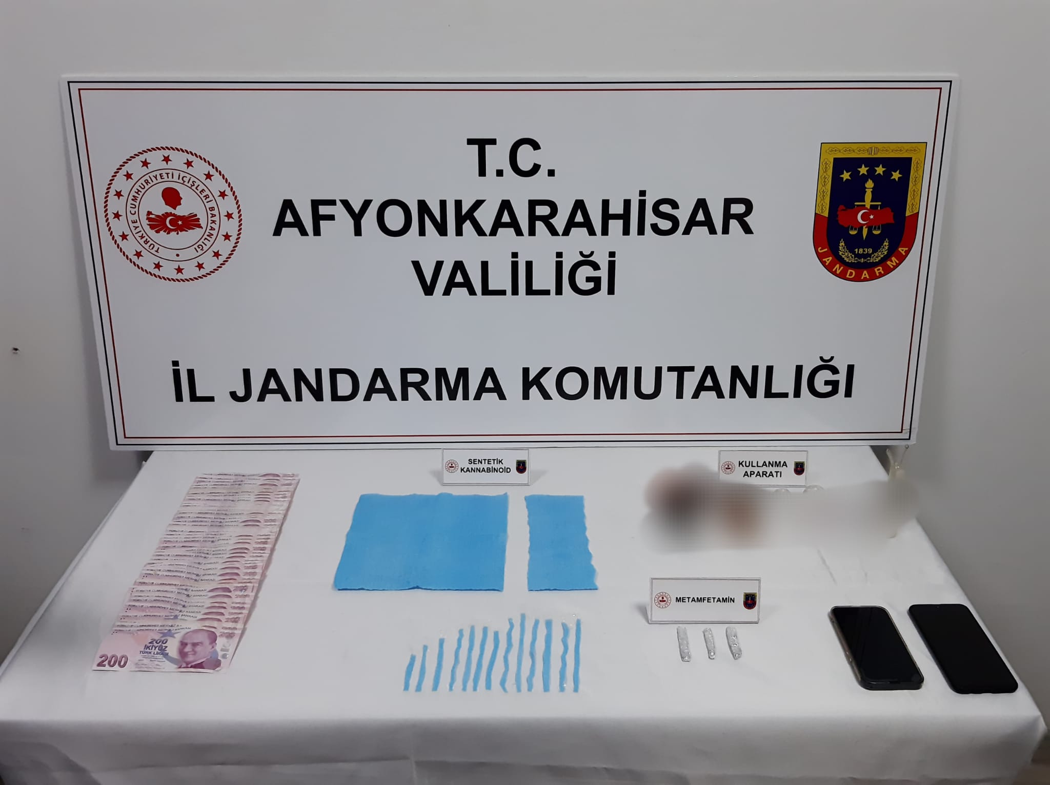 Afyonkarahisar İl Jandarma Komutanlığı’ndan Uyuşturucu Operasyonu: 5 Şüpheli Gözaltına Alındı
