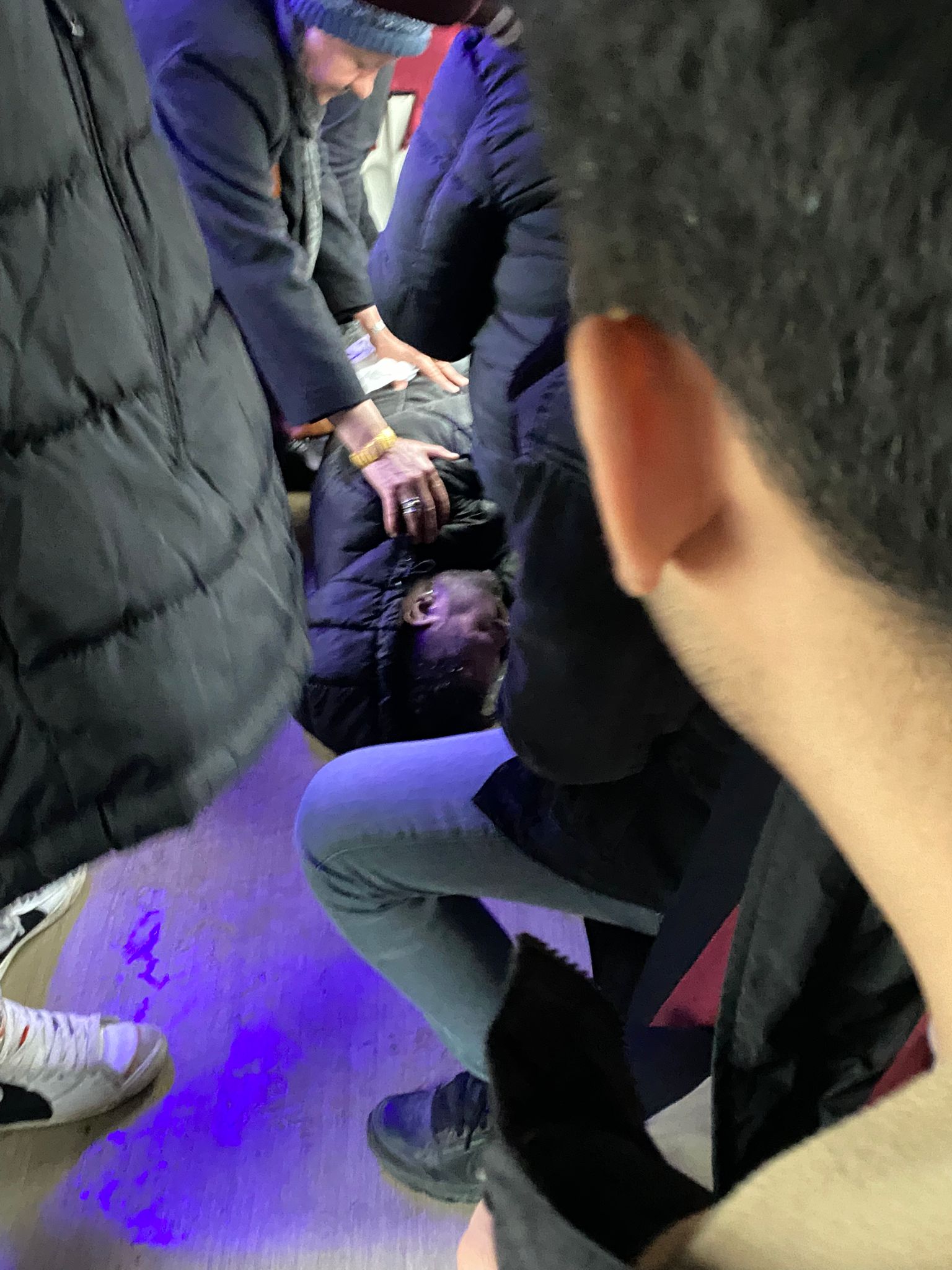 WhatsApp ihbar hattımıza gelen bilgiye göre; Afyonkarahisar Özdilek güzergahından çarşıya