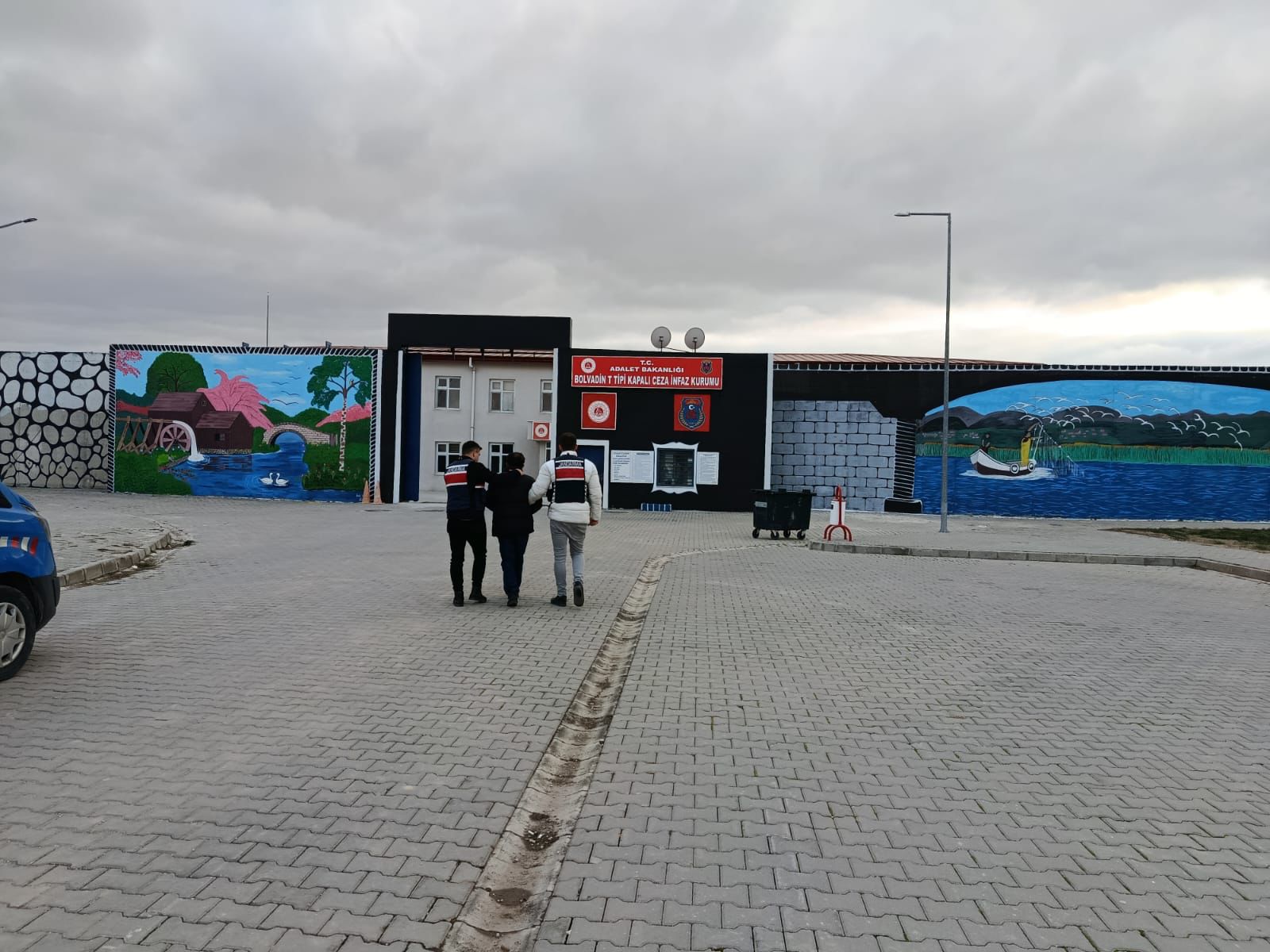Afyonkarahisar İl Jandarma Komutanlığı, aranan şahısların tespiti ve yakalanmasına yönelik
