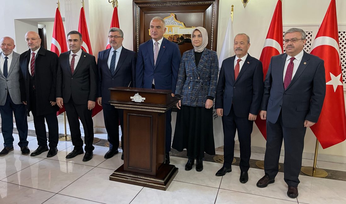 Kültür ve Turizm Bakanı Mehmet Nuri Ersoy, Afyonkarahisar'a gelerek ziyaretlerine
