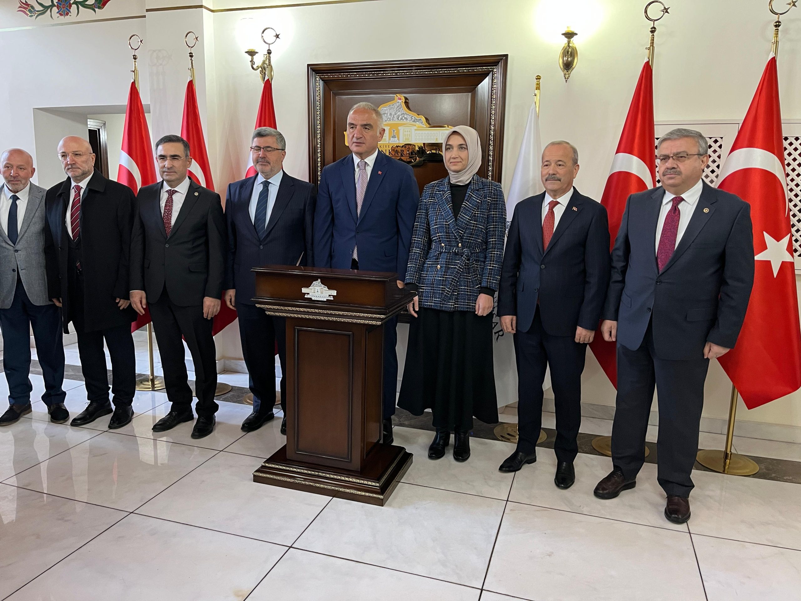 Kültür ve Turizm Bakanı Mehmet Nuri Ersoy, Afyonkarahisar'a gelerek ziyaretlerine