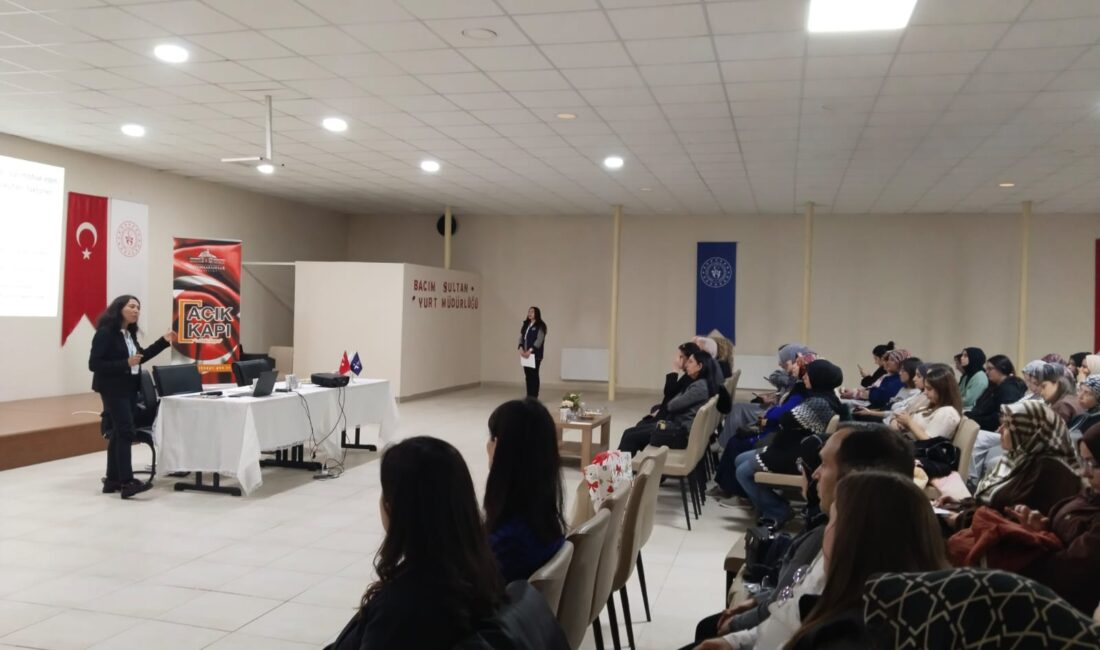 Açık Kapı Şube Müdürlüğünden Öğrencilere Eğitim Afyonkarahisar Valiliği Açık Kapı Şube Müdürlüğü sosyal projelerine ve vatandaşları