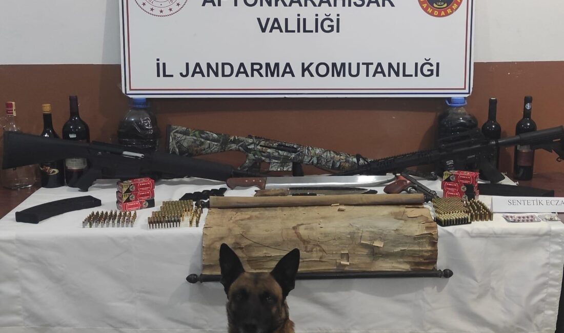 Afyonkarahisar'da Uyuşturucu ve Kaçak Alkol Operasyonu: 1 Ruhsatsız Tabanca, 3