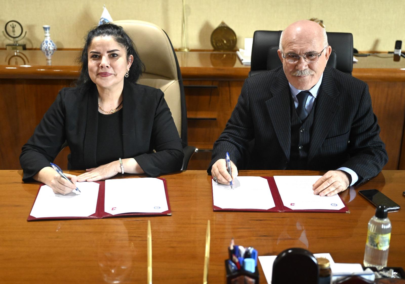 İmzalar Atıldı. Uşak Üniversitesi ve Kanal 3 arasında işbirliği protokolü!