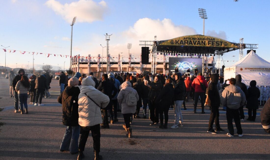 AFYONKARAHİSAR (AA) – Afyonkarahisar'da düzenlenen "3. KaravanFest'in kamp ateşi yakıldı.