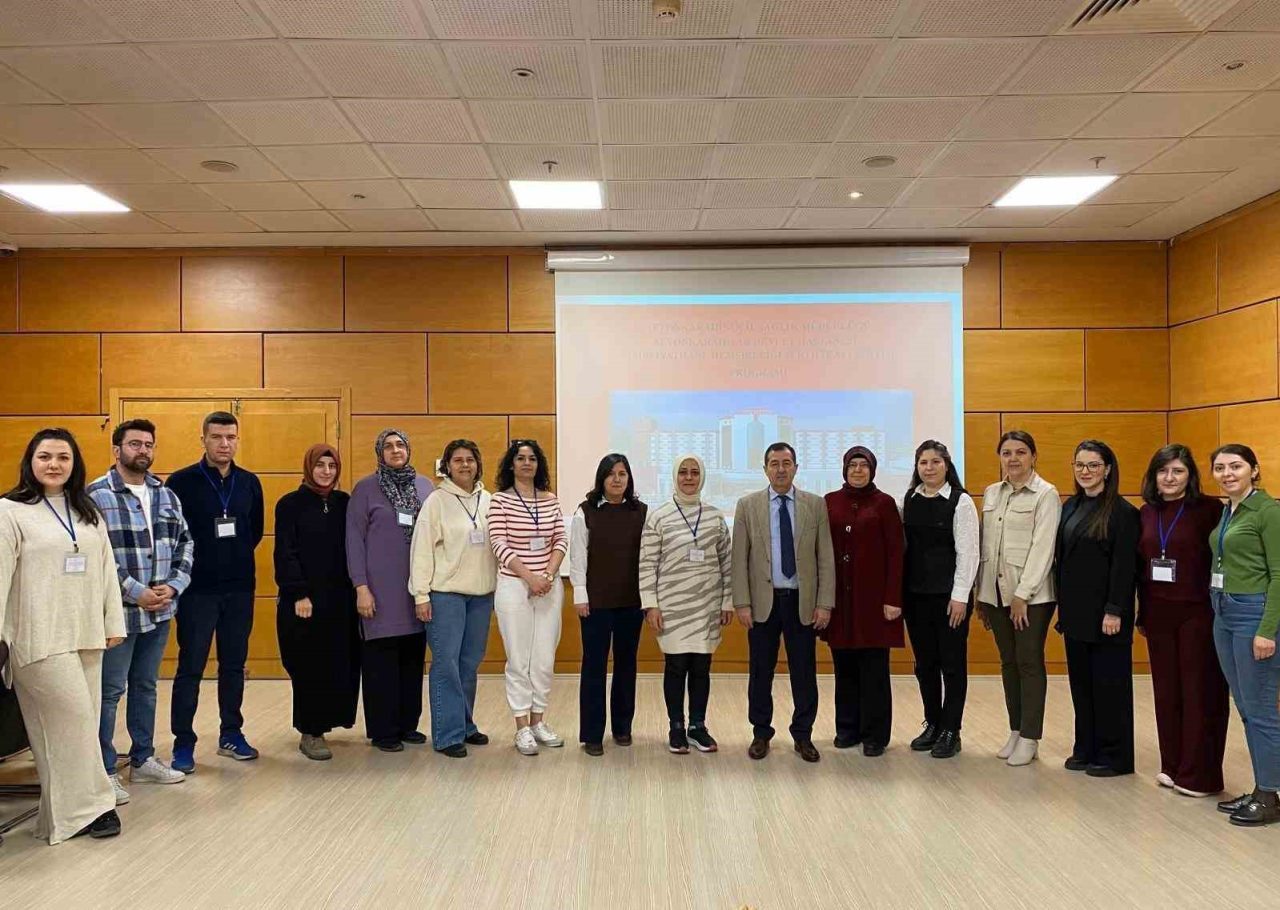 Afyonkarahisar Devlet Hastanesi’nde “4. Ameliyathane Hemşireliği Eğitim Programı” başladı. Programın