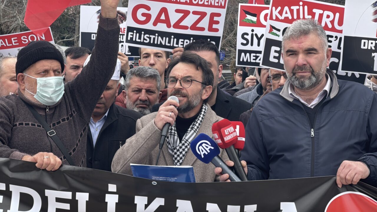 Afyonkarahisar’da Filistinlileri zorla yerinden etme planına karşı protesto düzenlendi. Zafer