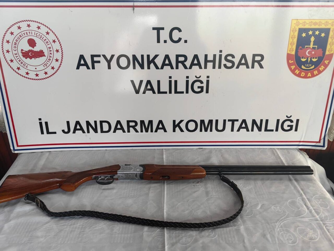 AFYONKARAHİSAR (AA) – Afyonkarahisar'ın Çay ilçesinde kaçak avlandığı tespit edilen