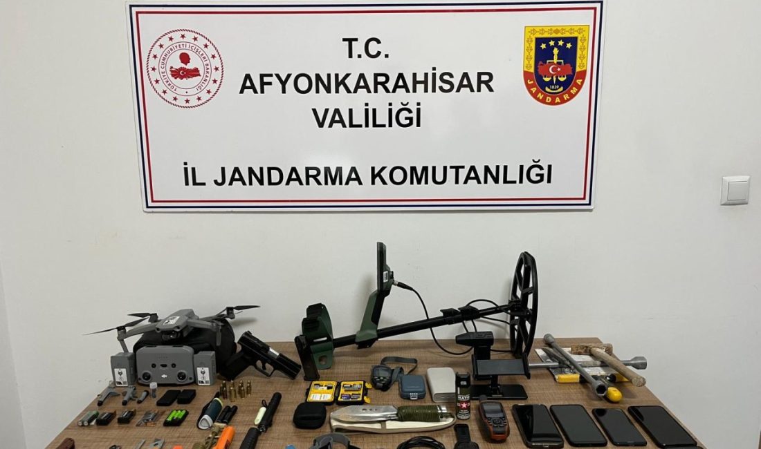 Afyonkarahisar’ın Emirdağ ilçesinde kaçak kazı yaparken yakalanan 7 kişi gözaltına