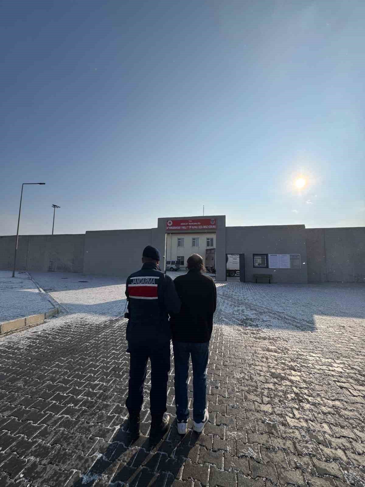 Afyonkarahisar İl Jandarma Komutanlığı ekipleri, kasten öldürme suçundan hakkında 6