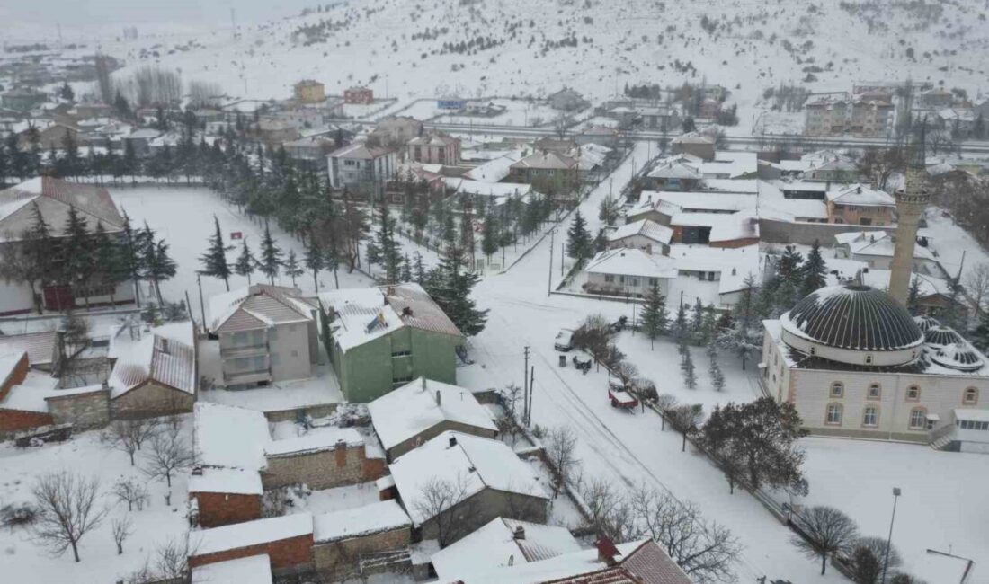 Olumsuz hava şartlarının devam ettiği Afyonkarahisar’da rakımı yüksek bir çok