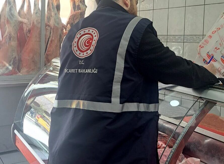 AFYONKARAHİSAR (AA) – Afyonkarahisar Ticaret İl Müdürlüğü ekipleri gıda işletmelerinde