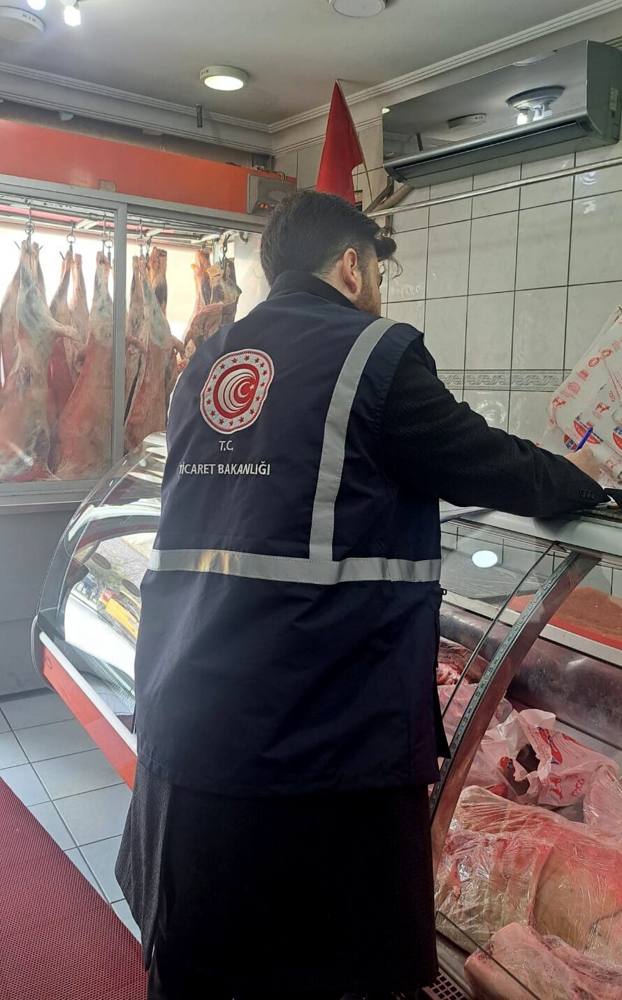 AFYONKARAHİSAR (AA) – Afyonkarahisar Ticaret İl Müdürlüğü ekipleri gıda işletmelerinde