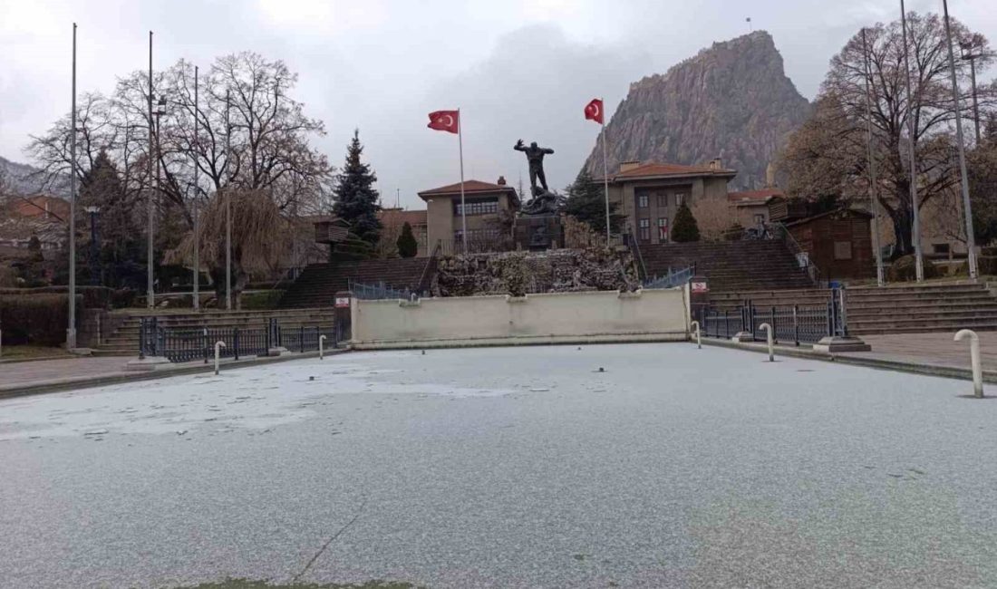 Olumsuz hava şartlarının devam ettiği Afyonkarahisar’da sıcaklıklar eksi 6 derecelere
