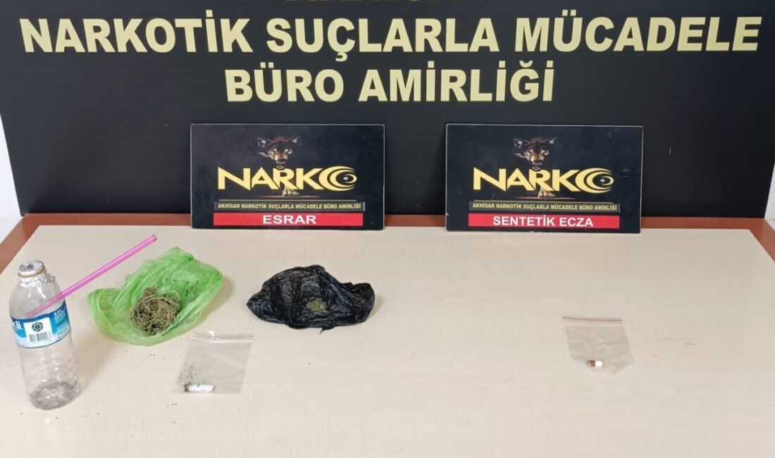 Manisa’nın Akhisar ilçesinde düzenlenen uyuşturucu operasyonunda yakalanan 2 şüpheli tutuklandı.