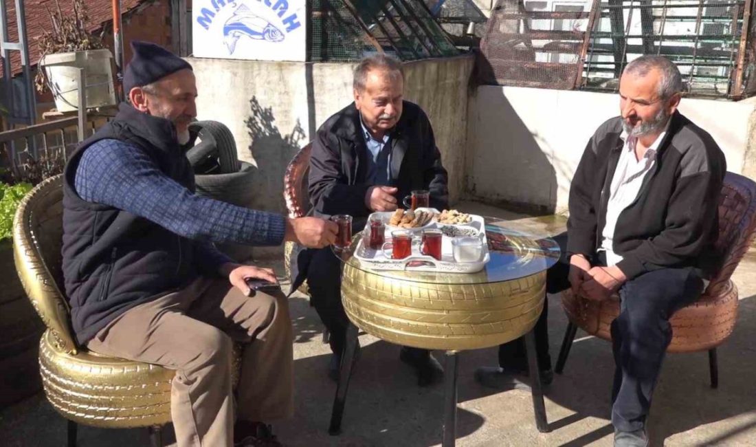 Rize’de emeklilikten sonra kendisine ahşap işlerini uğraş olarak seçen vatandaş,