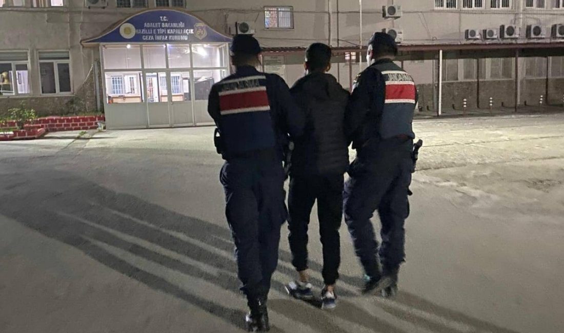Aydın’ın Karacasu ilçesinde, kendisini polis olarak tanıtarak 93 yaşındaki kadının