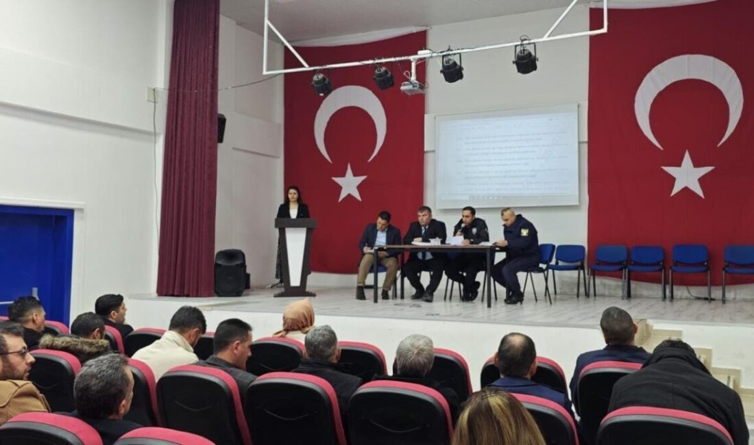 Bayat’ta asayiş ve trafik tedbirleri görüşüldü Afyonkarahisar’ın Bayat ilçesinde okulların ikinci döneminin başlaması ile birlikte asayiş