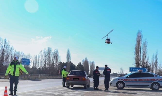 Eskişehir İl Jandarma Komutanlığı Trafik Jandarma ekiplerince, Cayrokopter ile havadan