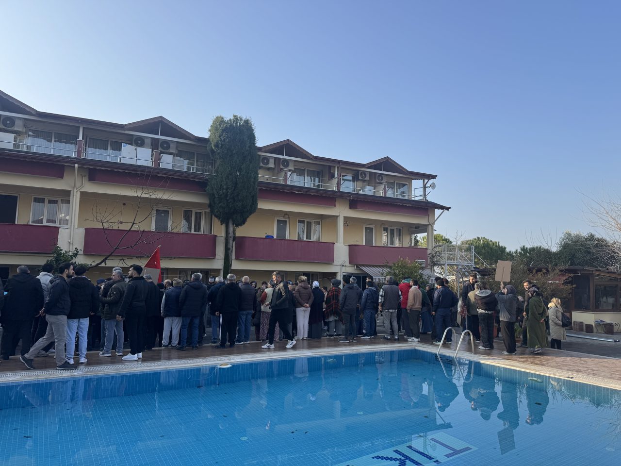 Denizli’nin Pamukkale ilçesinde, işletme için gerekli şartları yerine getirmedikleri belirlenen