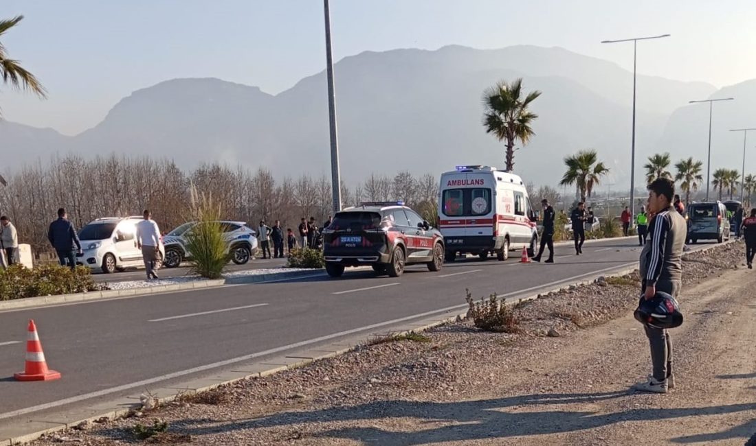 Denizli’nin Pamukkale ilçesinde hafif ticari araca çarpan motosikletin 17 yaşındaki