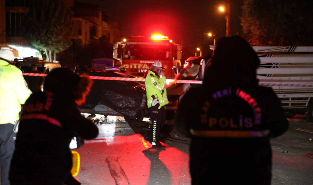 Denizli'nin Pamukkale ilçesinde otomobil ile kamyonetin çarpışması sonucu 1 kişi