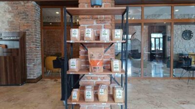 Afyonkarahisar’ın Emirdağ ilçesinde kadınlar üretmeye, ürettikleriyle de hem ilçelerine hem