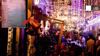 
Ankara'nın Keçiören ilçesinde bir kafede, aldığı hesabı fazla bulan bir