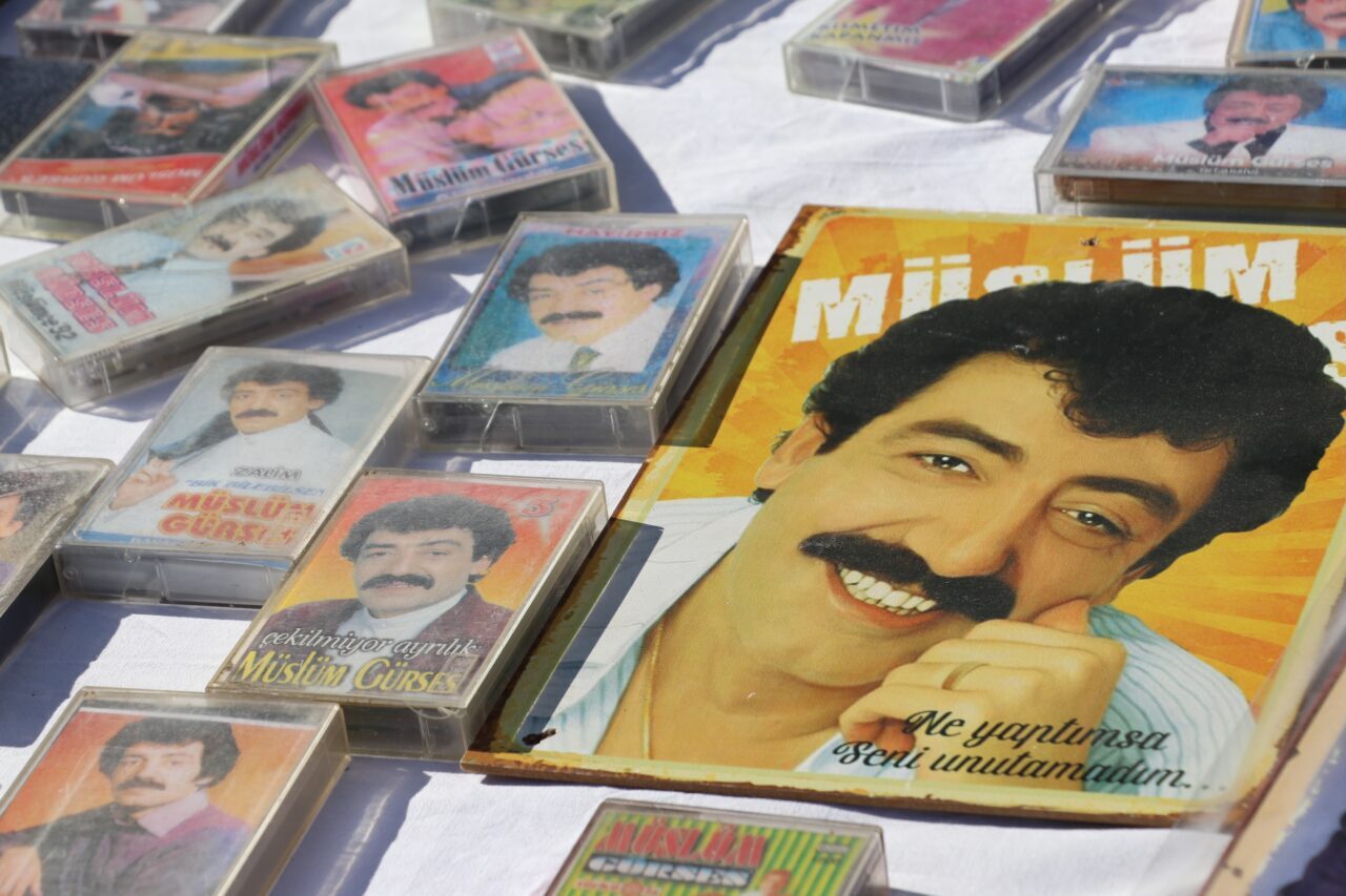 Ünlü sanatçı Müslüm Gürses'in hayranları, sanatçının vefatının 12. yılı nedeniyle