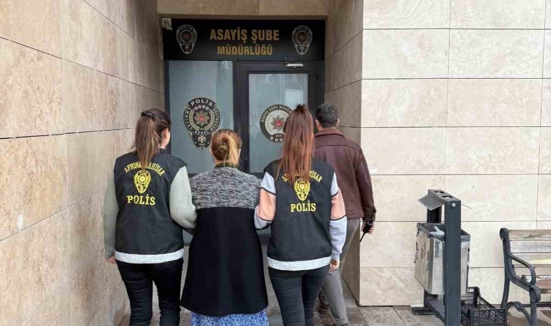 Afyonkarahisar’da girdikleri iki evden 370 bin TL’lik altın çalan 2