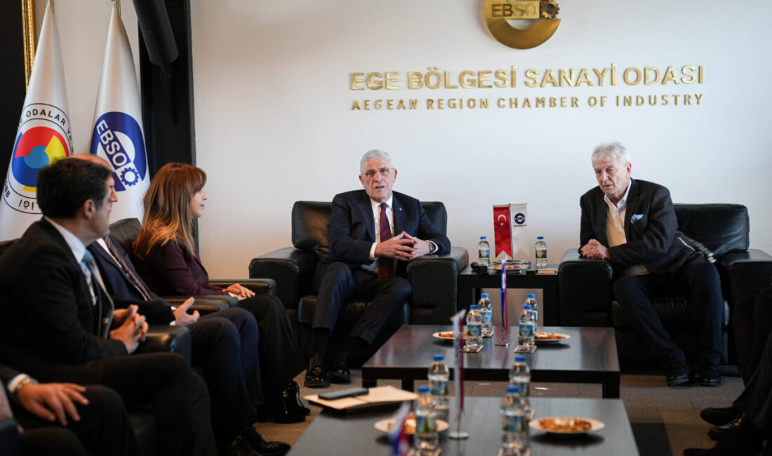 İYİ Parti Genel Başkanı Müsavat Dervişoğlu, İzmir'de ziyaretlerde bulundu, partisinin