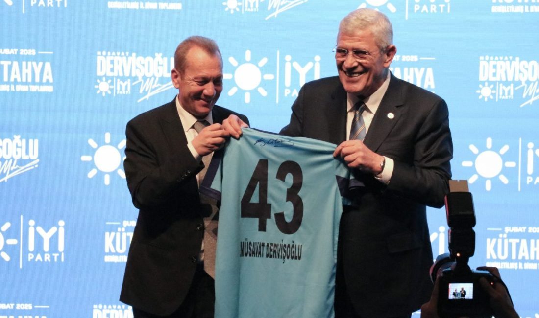 İYİ Parti Genel Başkanı Müsavat Dervişoğlu, Kütahya’da partisinin Genişletilmiş İl
