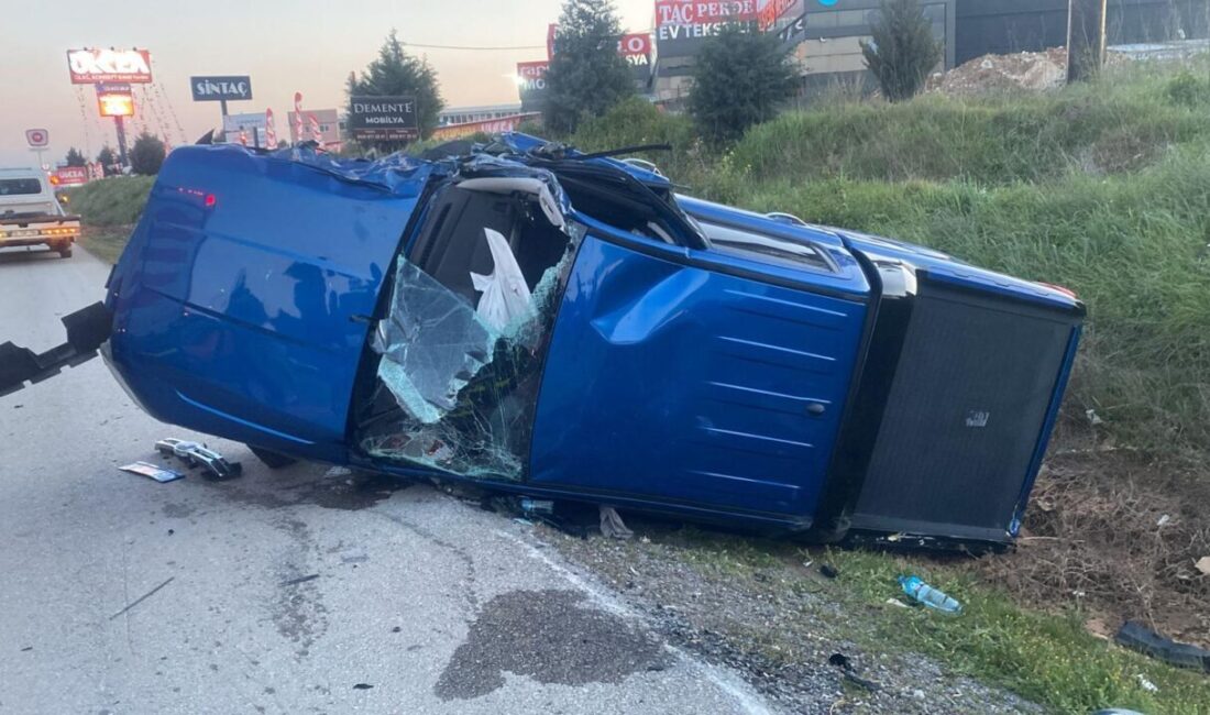 İzmir'in Menderes ilçesinde pikabın 2 araca çarpması sonucu 1 kişi