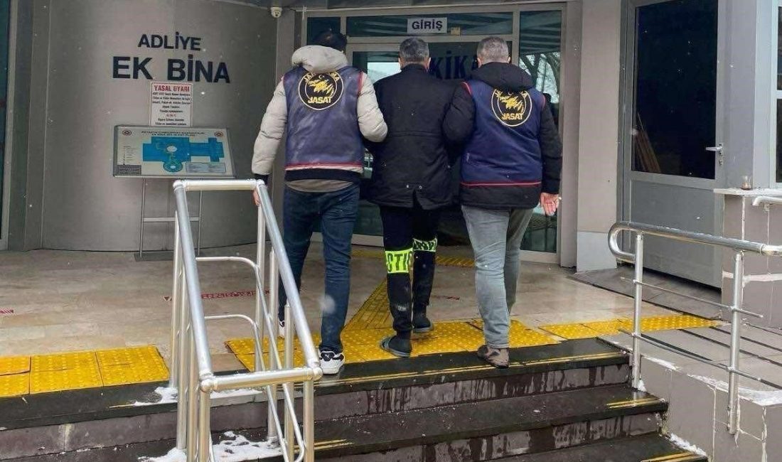 Tasarlayarak adam öldürme suçundan aranan ve hakkında ağırlaştırılmış müebbet hapis