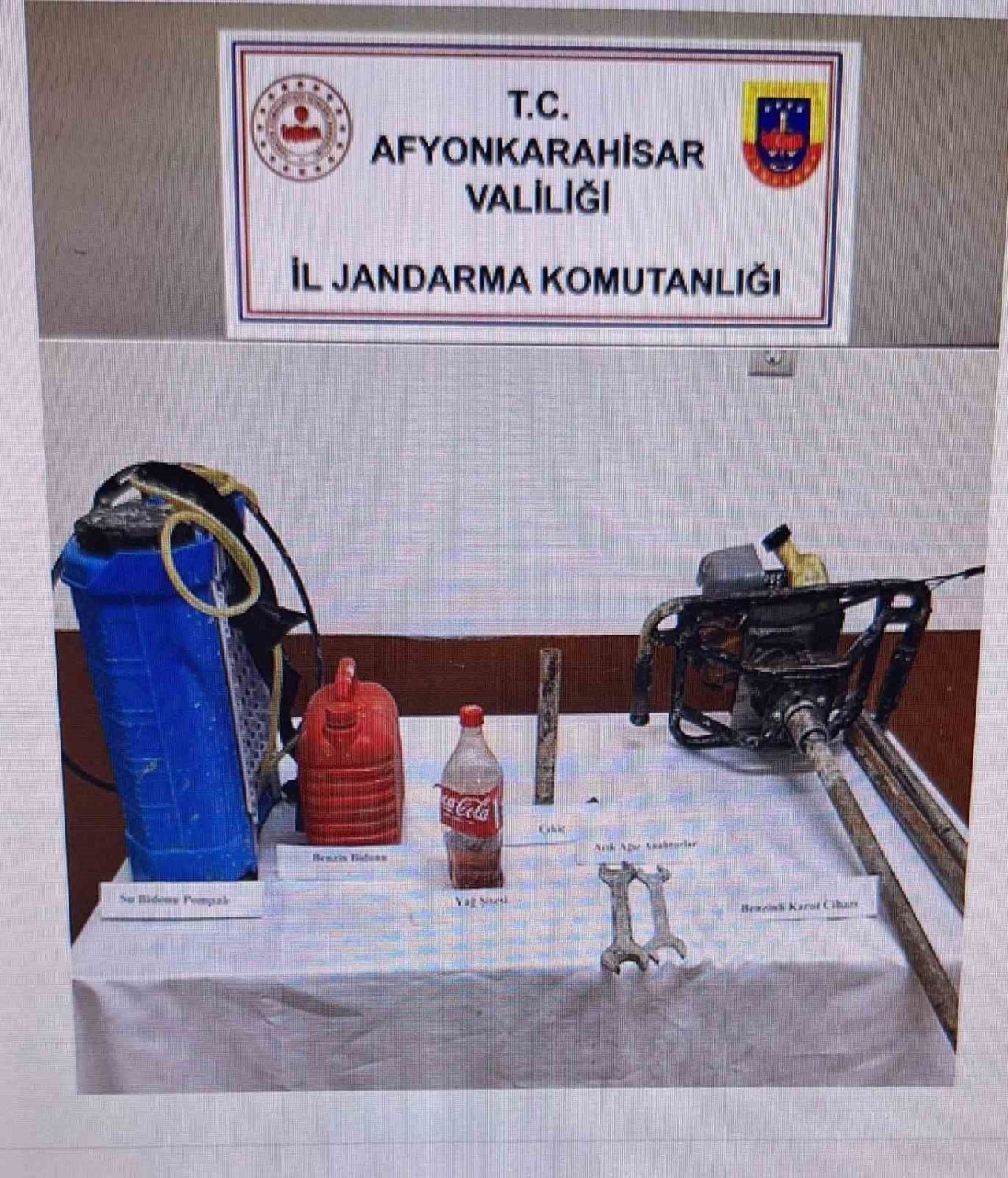 Afyonkarahisar’da kaçak kazı yapan bir şahıs jandarma tarafından suçüstü yapıldı.
