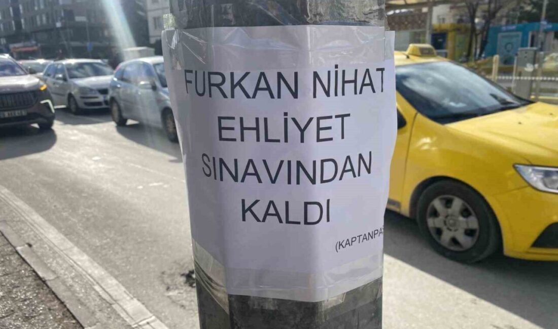 Kent merkezinde direğin üzerine yapıştırılan ilginç yazı dikkat çekti Eskişehir’de bir direğin üzerine yapıştırılan, "Furkan Nihat ehliyet sınavından kaldı"