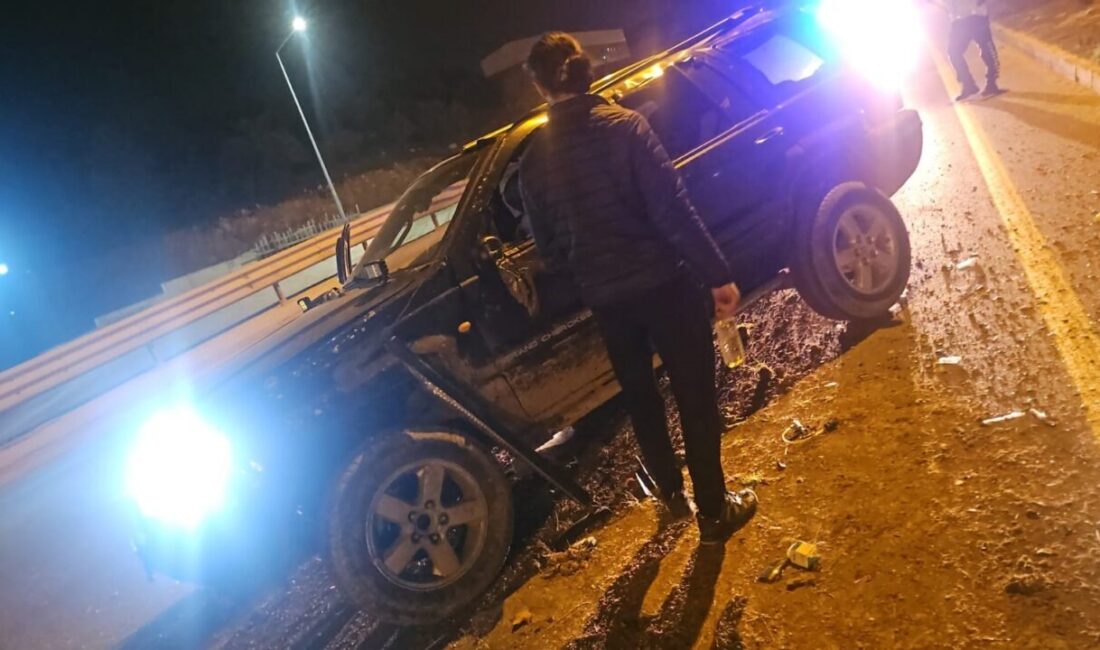 Kontrolden çıkan araç refüje çarpıp karşı şeride geçti Bilecik’te kontrolden çıkan cip ilk olarak refüje çarptı, ardından karşı