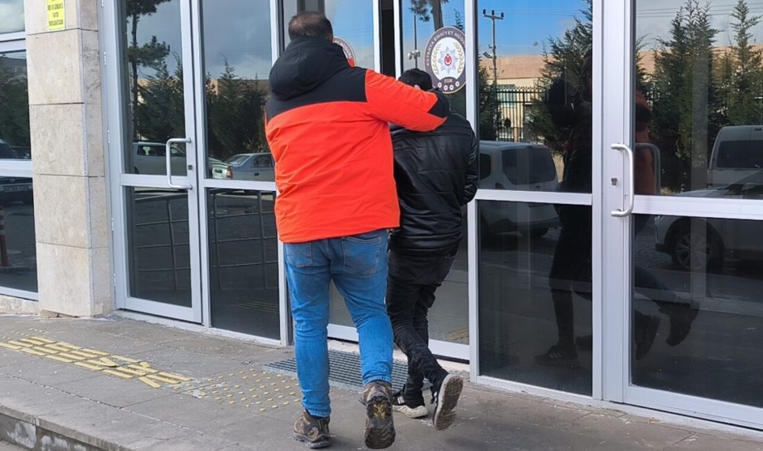 Kütahya'da tartıştığı 3 aylık hamile eşini av tüfeğiyle ateş ederek