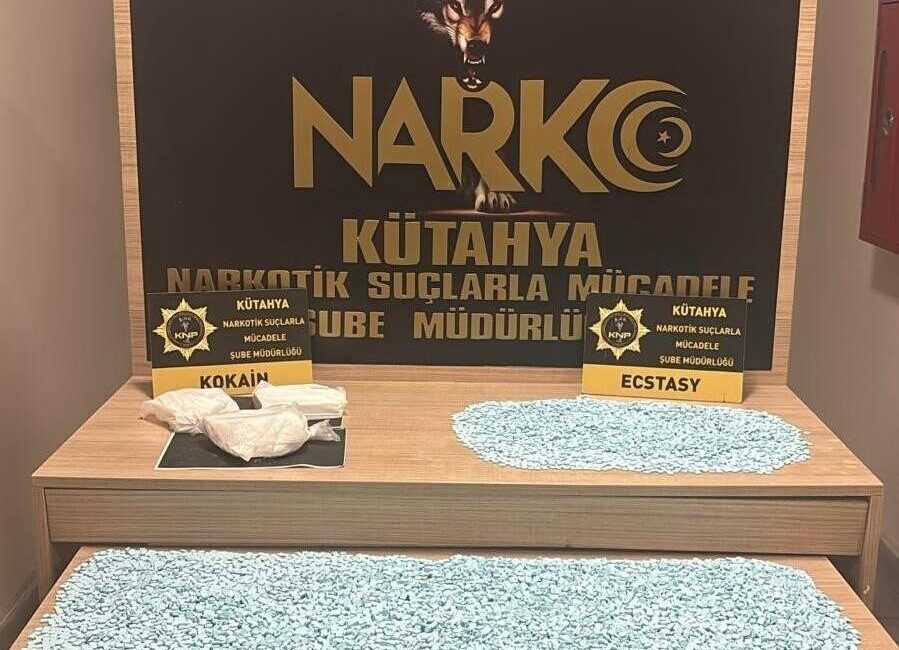 Kütahya’da Narkotik Suçlarla Mücadele Şube Müdürlüğü ekiplerince uygulama noktasında durdurulan