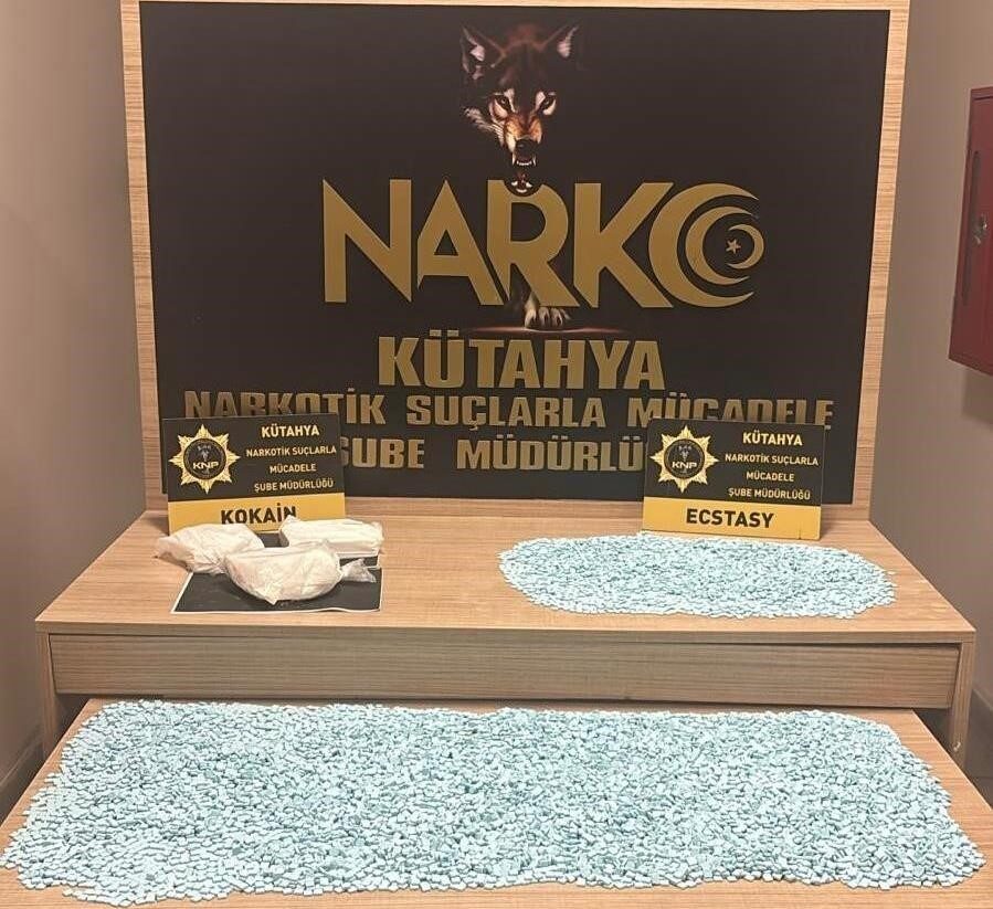 Kütahya’da Narkotik Suçlarla Mücadele Şube Müdürlüğü ekiplerince uygulama noktasında durdurulan