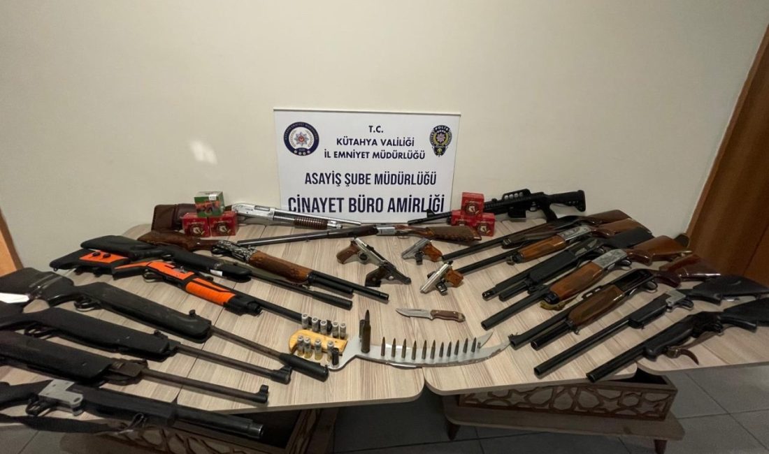 Kütahya’da sosyal medya hesaplarından silah ve mühimmat görseli paylaşan 12